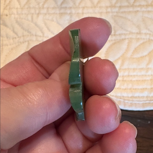 🍀Vintage Soapstone? Green Leaf Pendant gold? Bail - Picture 6 of 9